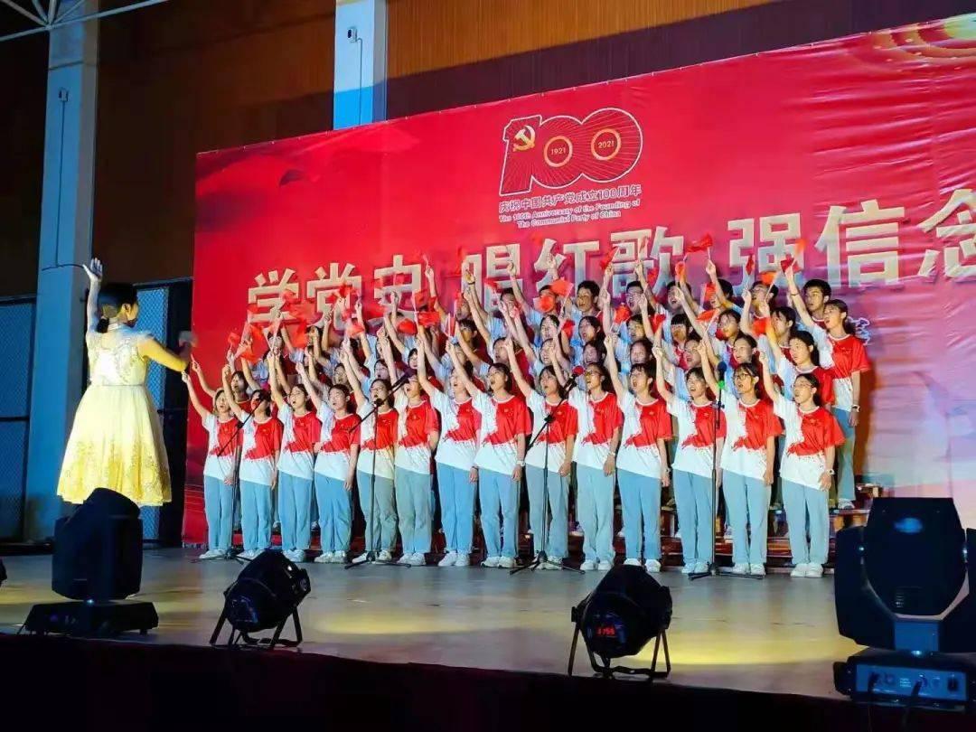 逃离昏暗的废弃城